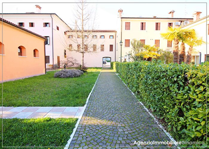 Appartamento quadrilocale in vendita in Via Sernaglia, Farra Di Soligo