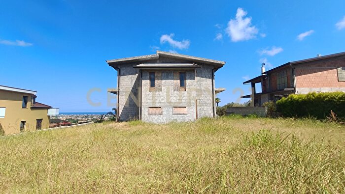 Casa bilocale in vendita in Via dei Saraceni, Barcellona Pozzo Di Gotto