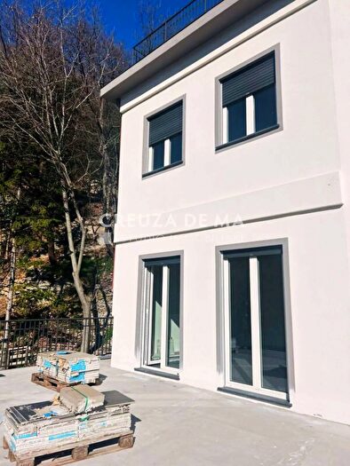 Appartamento trilocale in vendita in Via Passalacqua, Rapallo