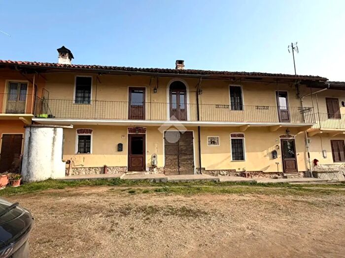 Casa con 7 locali in vendita in Strada Tetti San Martino, Cumiana