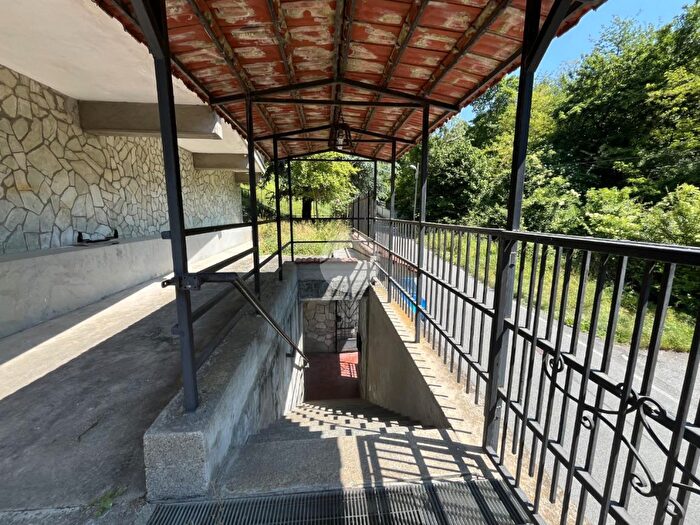 Appartamento quadrilocale in vendita in Str dHarcourt, Torino