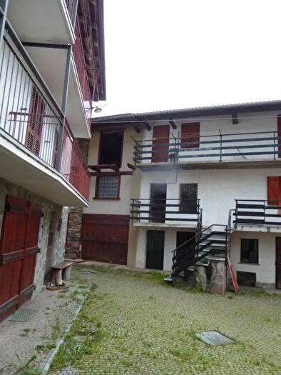 Casa con 5 locali in vendita in Frazione Chiaberge Viu, Viu