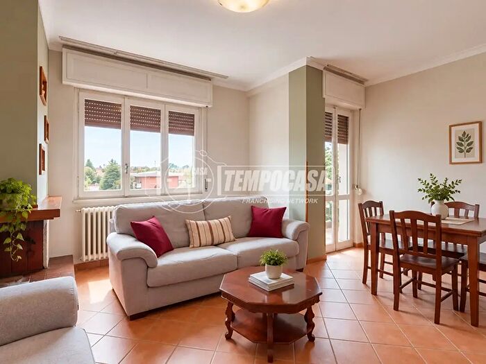 Appartamento trilocale in vendita in Via Achille Grandi, Verano Brianza