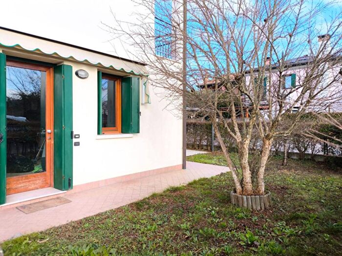 Appartamento bilocale in affitto in Via Galli, Biancade, Roncade