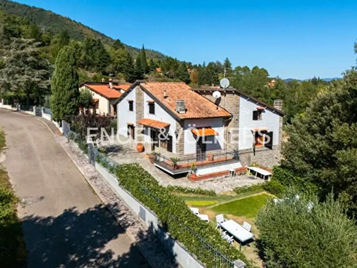 Casa con 6 locali in vendita in Via della Collina, Vaiano