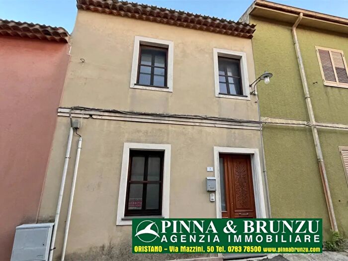 Casa quadrilocale in vendita in Via Mazzini, Seneghe