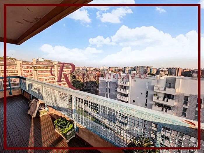 Appartamento trilocale in vendita in Via Novara, Milano