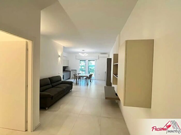 Appartamento quadrilocale in affitto in Via Pieve di Cadore, Verona