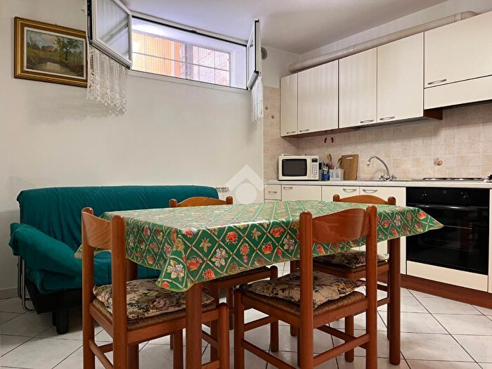 Appartamento trilocale in vendita in Via Antonio Bottoni, Ferrara