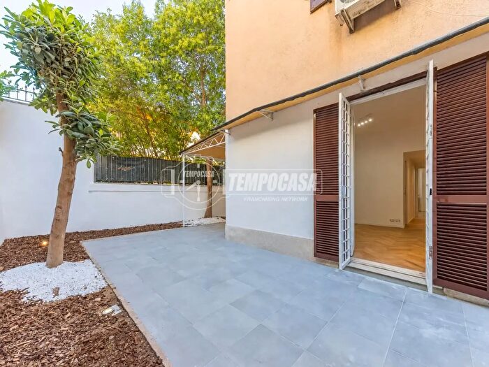 Appartamento bilocale in vendita in Via delle Chenzie, Roma