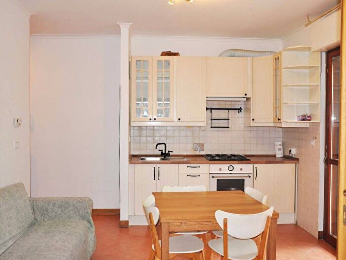 Casa bilocale in affitto in Via Alessandro Vivenza, Monte Migliore, Roma