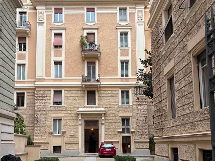 Appartamento quadrilocale in affitto in Via Rubicone, Trieste Coppedè, Roma