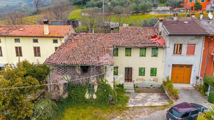 Casa con 5 locali in vendita in Via Vittori, Ronca