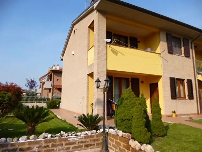Casa con 7 locali in vendita in Castelbellino