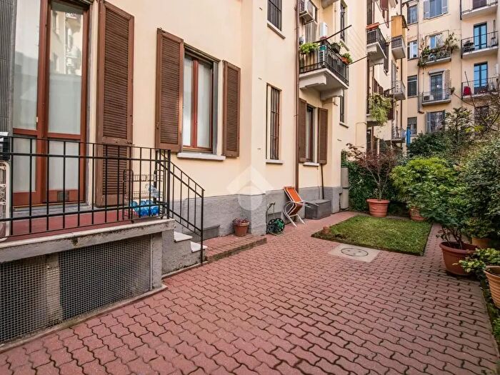 Appartamento con 5 locali in vendita in Via Adelaide Ristori, Milano