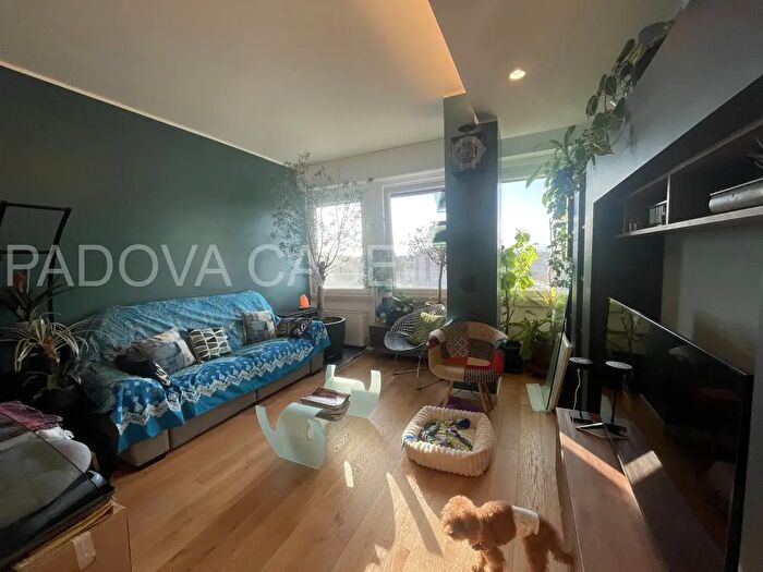 Appartamento trilocale in vendita in Via Savonarola, Padova