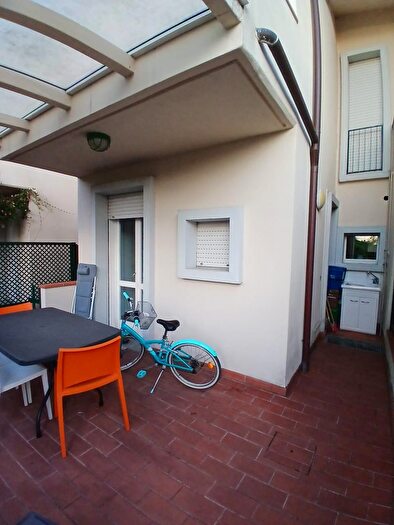 Casa con 5 locali in vendita in Massa