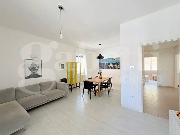Appartamento quadrilocale in vendita in Via Mario E Severina De Lilla, Bari
