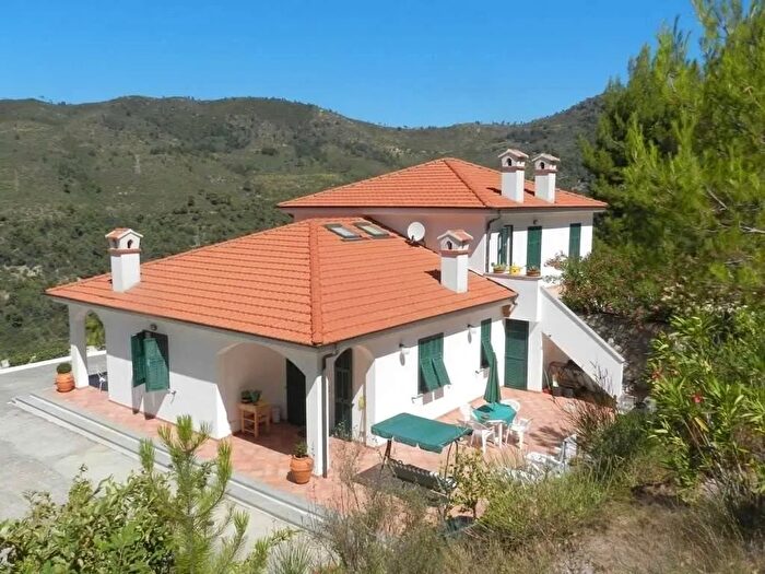 Casa con 13 locali in vendita in Strada della Villa, Seborga