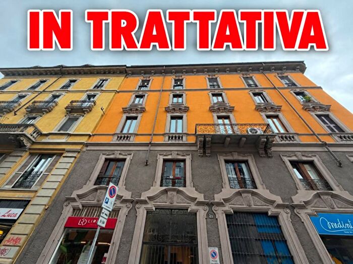 Appartamento trilocale in affitto in Via Olona, Corso Genova, Milano