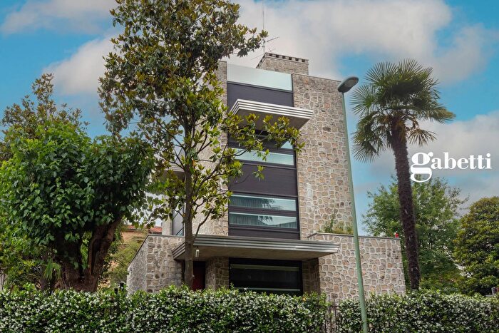 Casa con 6 locali in vendita in Matteotti, Vimercate