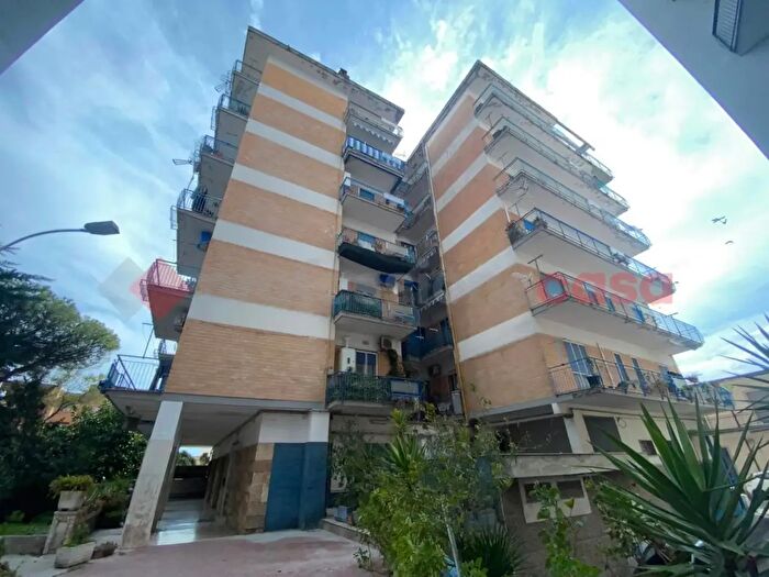 Appartamento trilocale in vendita in Via Alemanno, Mondragone