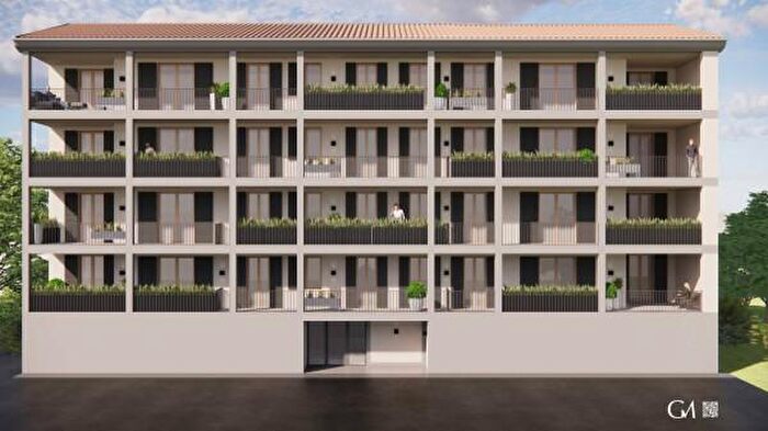 Appartamento quadrilocale in vendita in Viale della Repubblica, Voghera