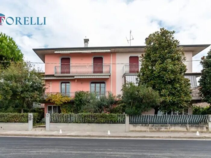 Casa con 6 locali in vendita in Via del Confine, Cervia