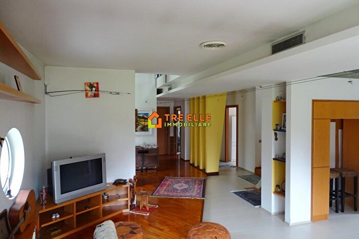 Casa con 5 locali in vendita in Via Provinciale per Cicciano Comiziano Na, Comiziano