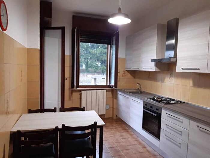 Appartamento trilocale in affitto in via Carreggia, Cardano al Campo