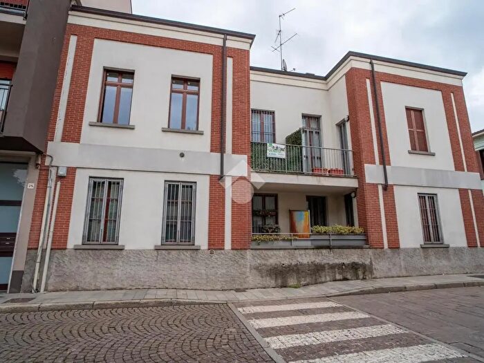 Appartamento trilocale in vendita in Via Armando Diaz, Sovico