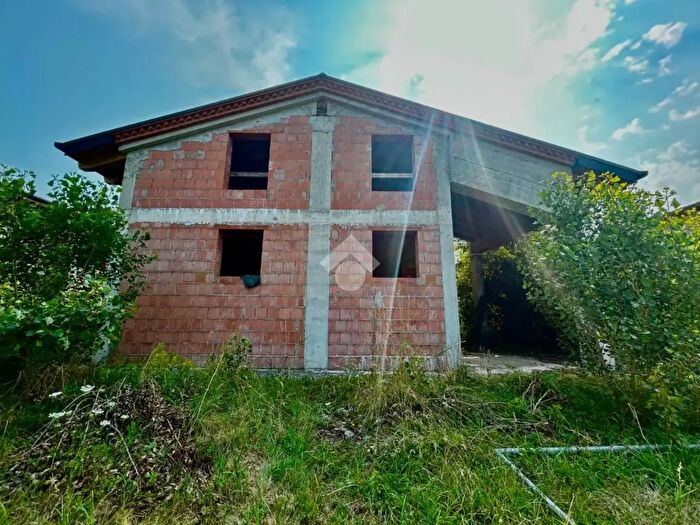 Casa con 5 locali in vendita in Via Marostica, Maser