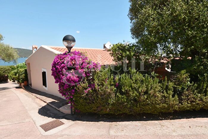 Casa trilocale in vendita in Via Sa Jaga Brujada Porto Rotondo, Olbia