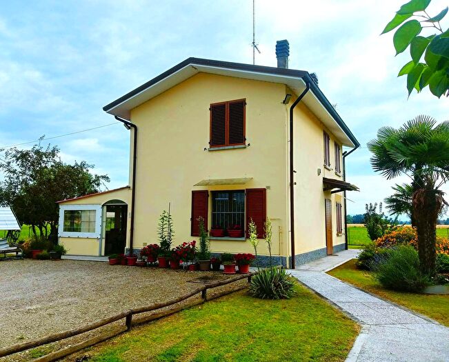 Casa con 6 locali in vendita in Modena