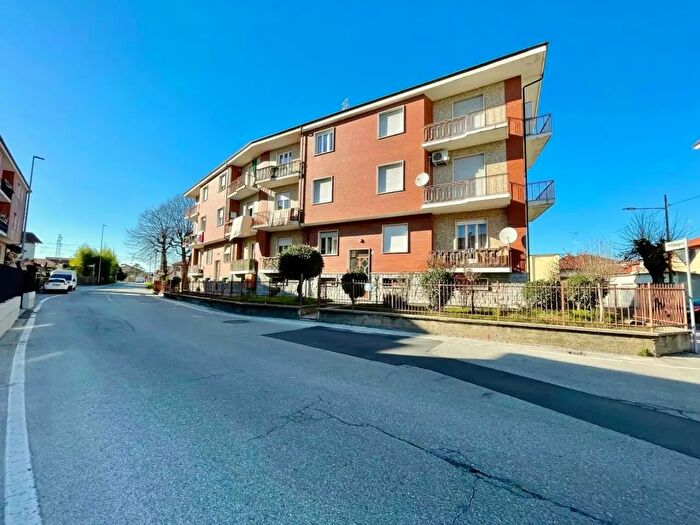 Appartamento quadrilocale in vendita in Viale Industria, Bra