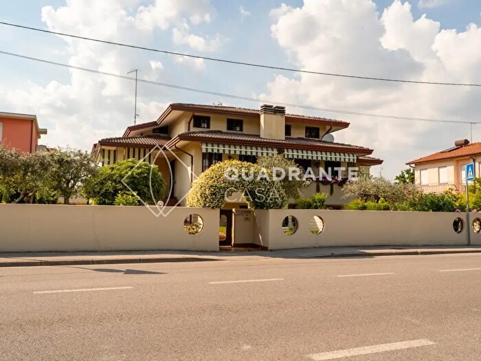 Casa quadrilocale in vendita in Via Campagna Bassa B, Montegrotto Terme