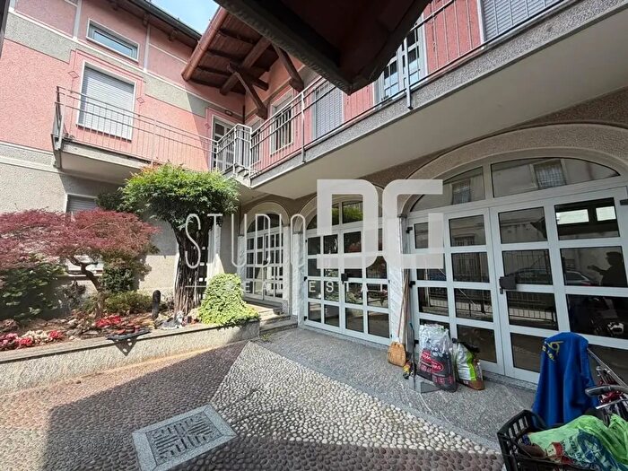 Casa quadrilocale in vendita in Via Santuario, Cesano Maderno