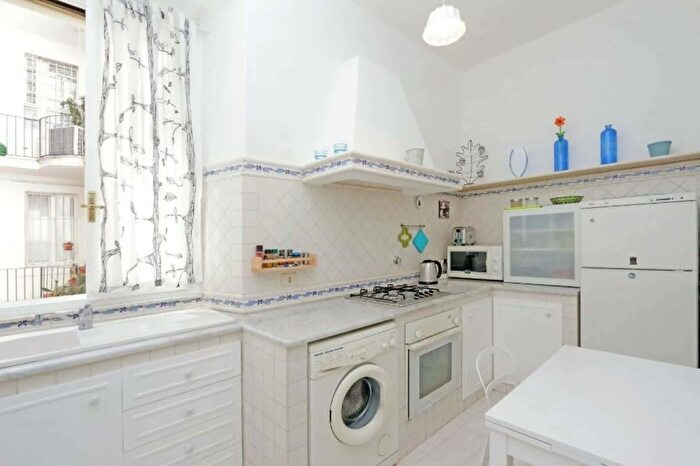 Appartamento monolocale in affitto in Via Tirso, Roma