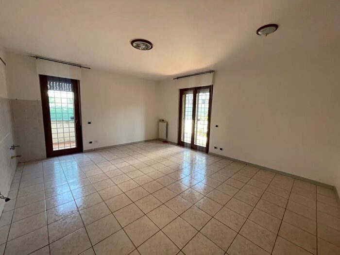 Appartamento trilocale in vendita in Via Cannucciari, Nettuno