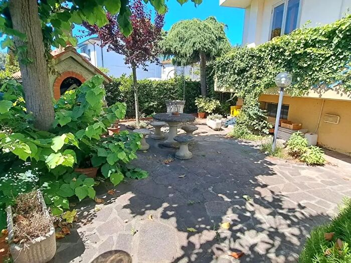 Appartamento con 5 locali in vendita in Rosignano Marittimo