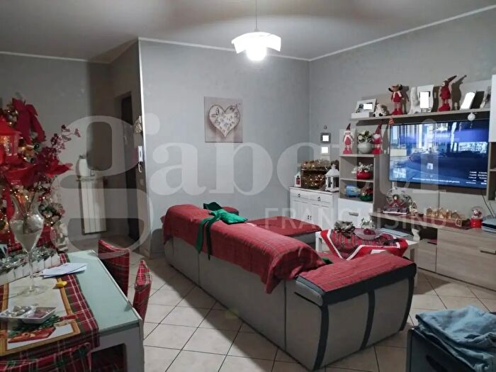 Appartamento quadrilocale in vendita in Via a Santillo, Orta Di Atella