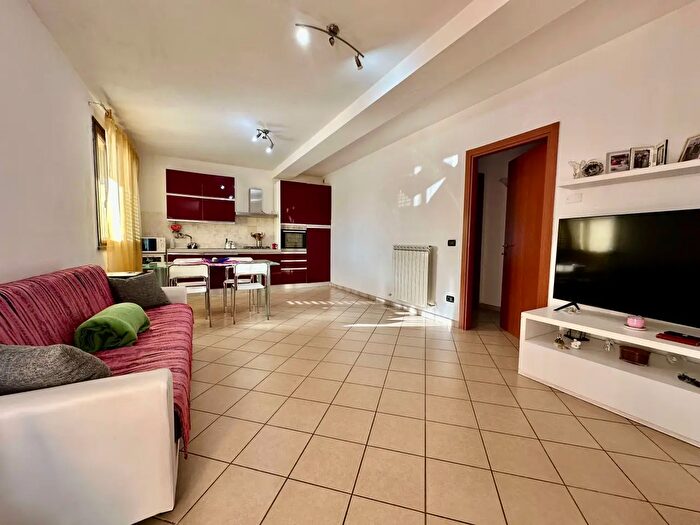 Appartamento trilocale in vendita in Via Chimenti, Altopascio