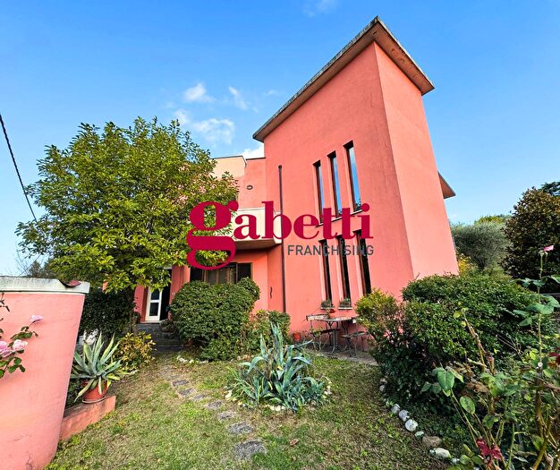 Casa con 8 locali in vendita in Verucchio