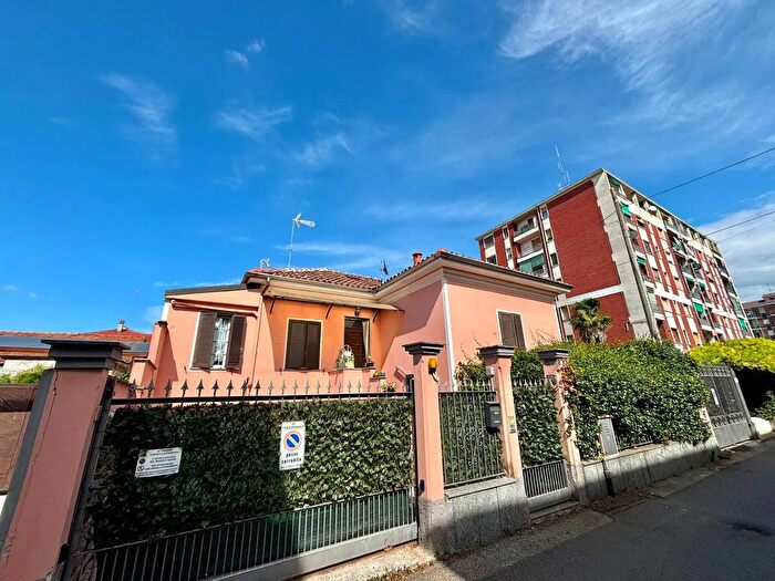 Casa quadrilocale in vendita in Via Testone, Alessandria
