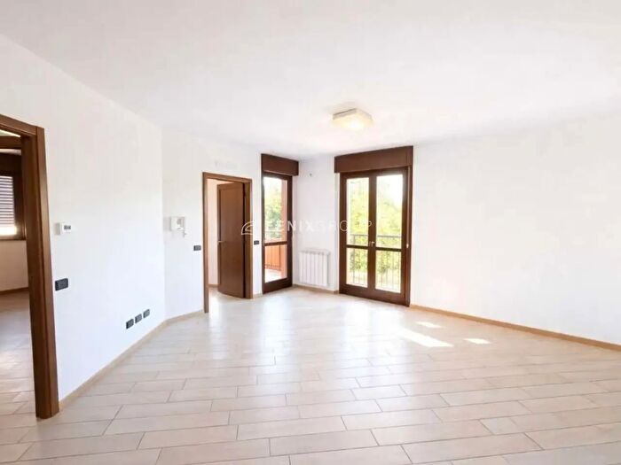 Appartamento trilocale in vendita in Via Romagna c, Bernareggio