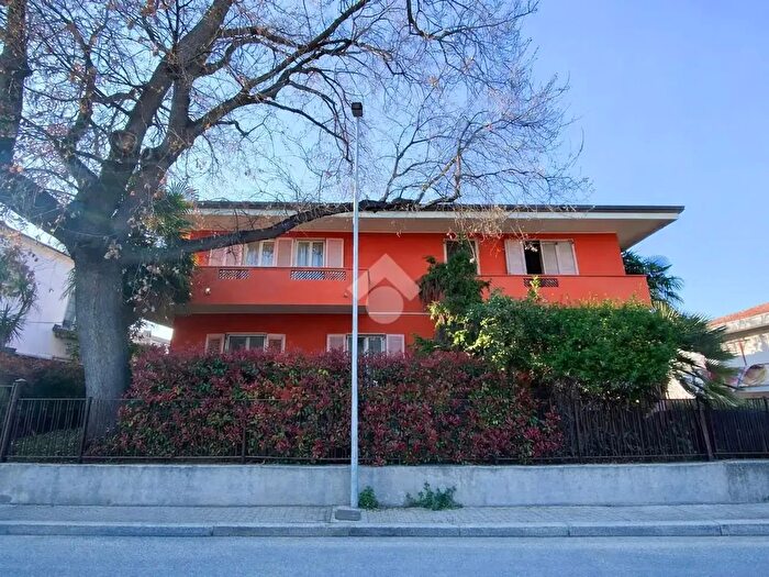 Casa quadrilocale in vendita in Via Marcozzi, Giulianova