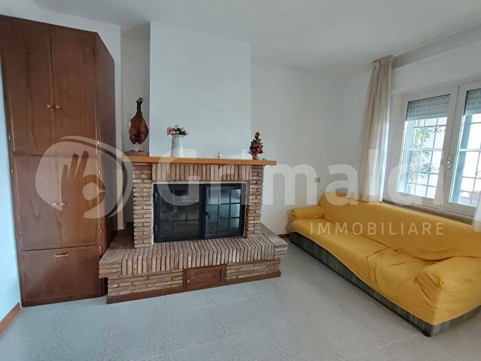 Appartamento trilocale in affitto in Magione