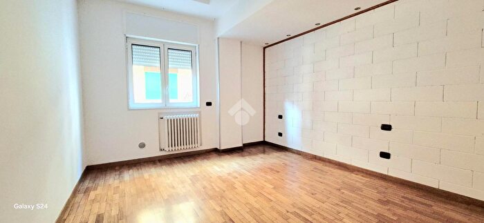 Appartamento trilocale in vendita in Via Trieste, Triggiano