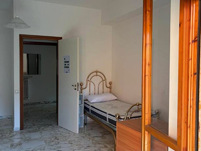 Appartamento trilocale in affitto in Via Adige, Roges, Rende
