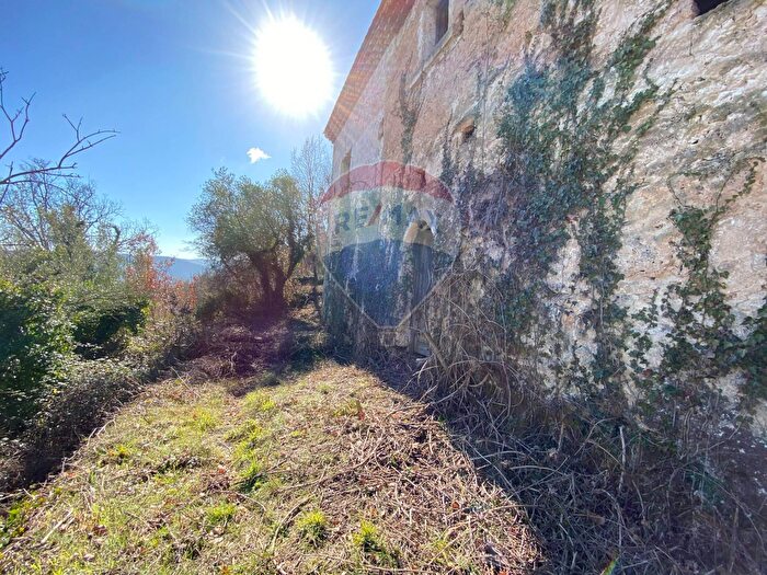 Casa con 5 locali in vendita in Strada Comunale di Grotte Palombo, Rocchetta A Volturno